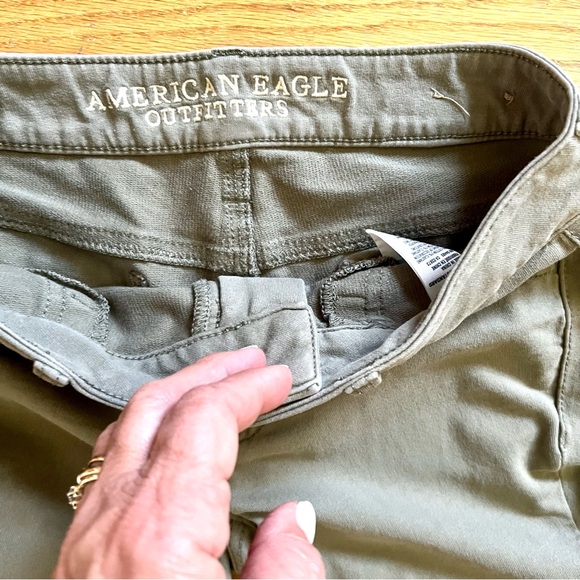 American Eagle size 2 Jeggings soft green color good condition soft fabr… - Picture 6 of 9